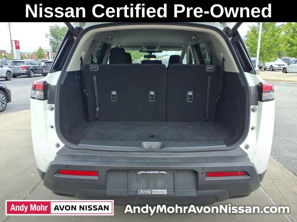 2025 Nissan Pathfinder SV