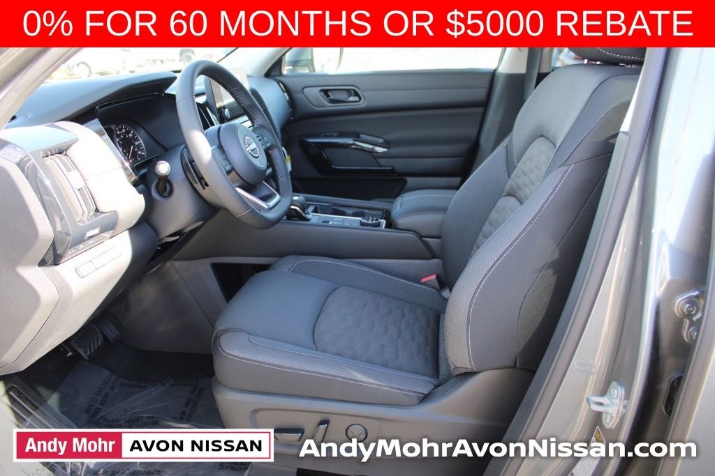 2025 Nissan Pathfinder SV