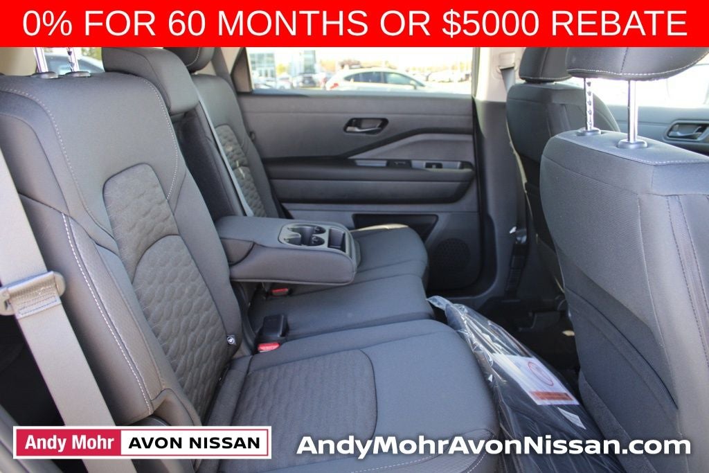 2025 Nissan Pathfinder SV