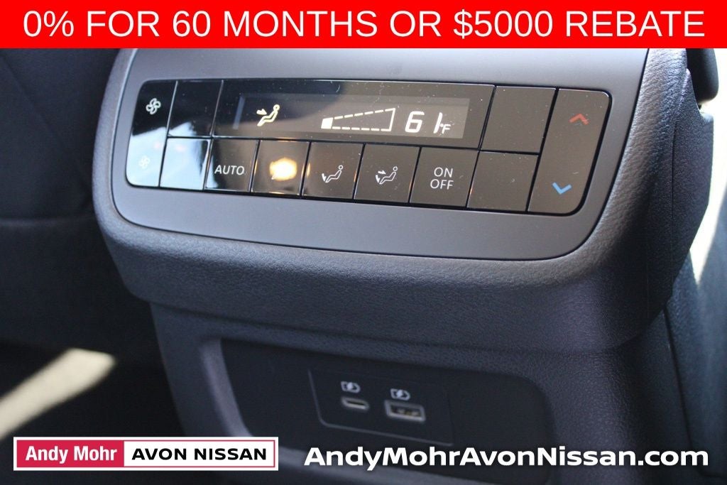 2025 Nissan Pathfinder SV