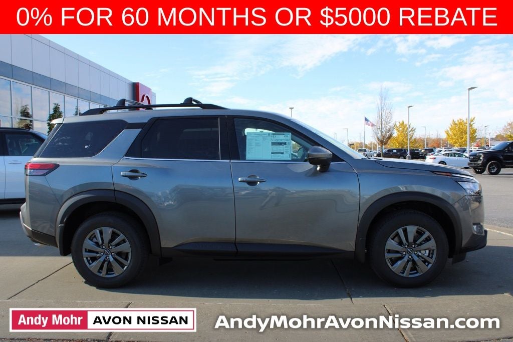 2025 Nissan Pathfinder SV