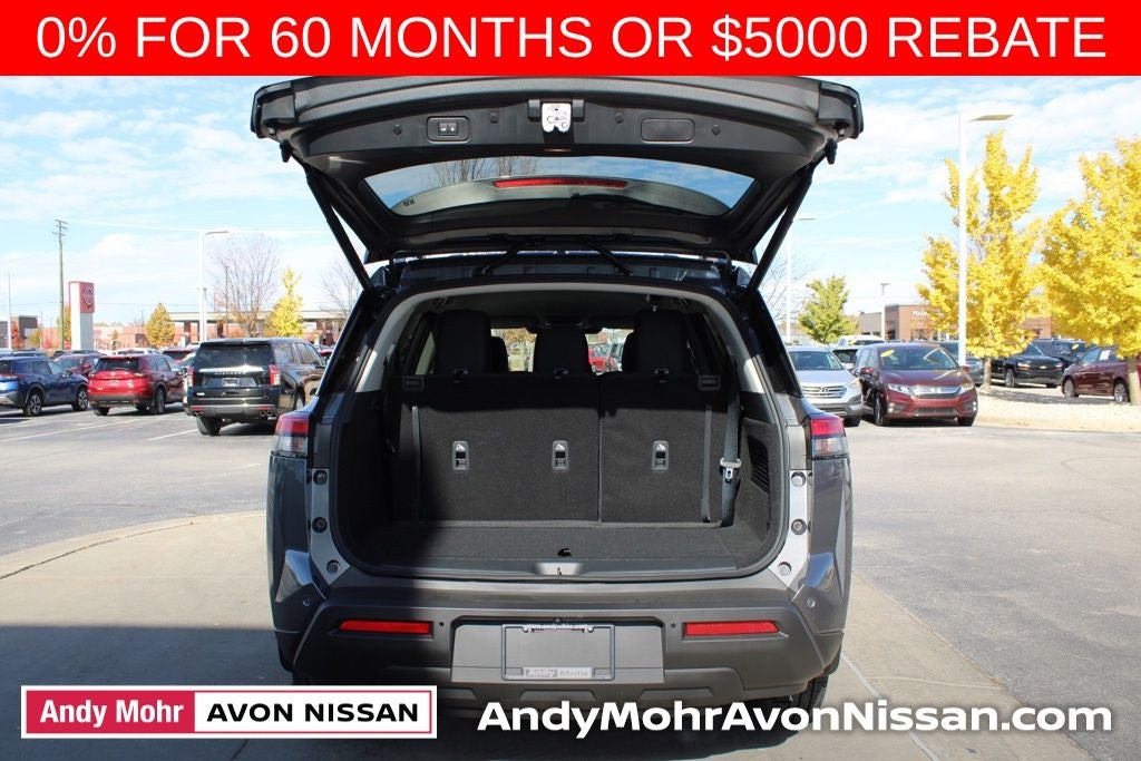 2025 Nissan Pathfinder SV