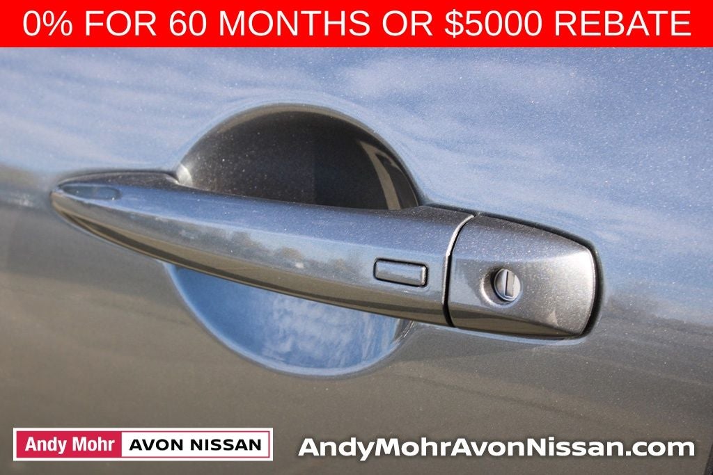 2025 Nissan Pathfinder SV