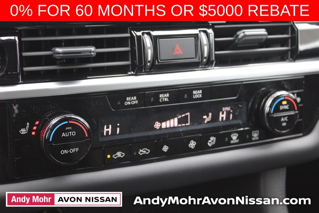 2025 Nissan Pathfinder SV