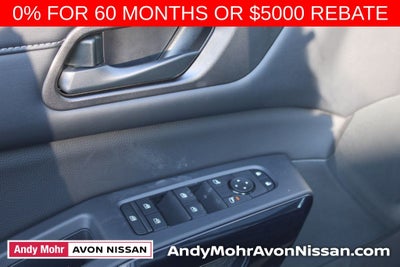 2025 Nissan Pathfinder SV