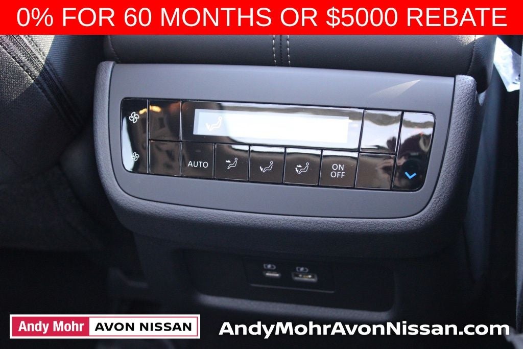 2025 Nissan Pathfinder SV