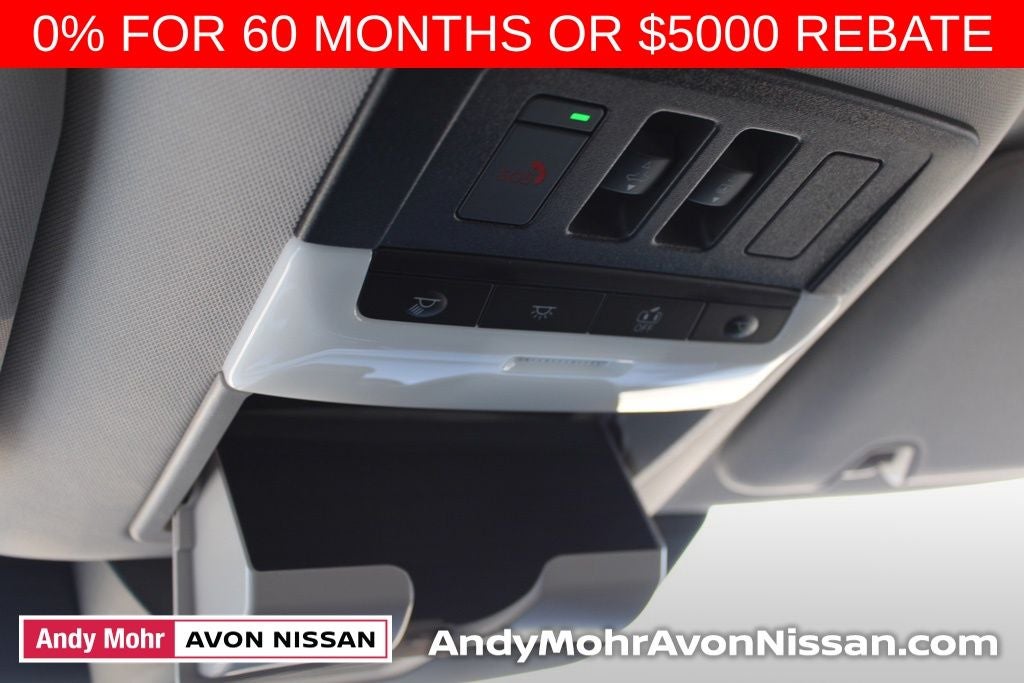 2025 Nissan Pathfinder SV