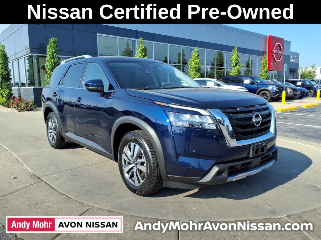 2025 Nissan Pathfinder SL