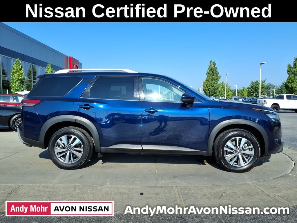 2025 Nissan Pathfinder SL