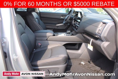 2025 Nissan Pathfinder SL