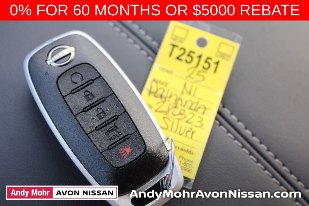 2025 Nissan Pathfinder SL