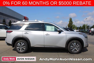 2025 Nissan Pathfinder SL
