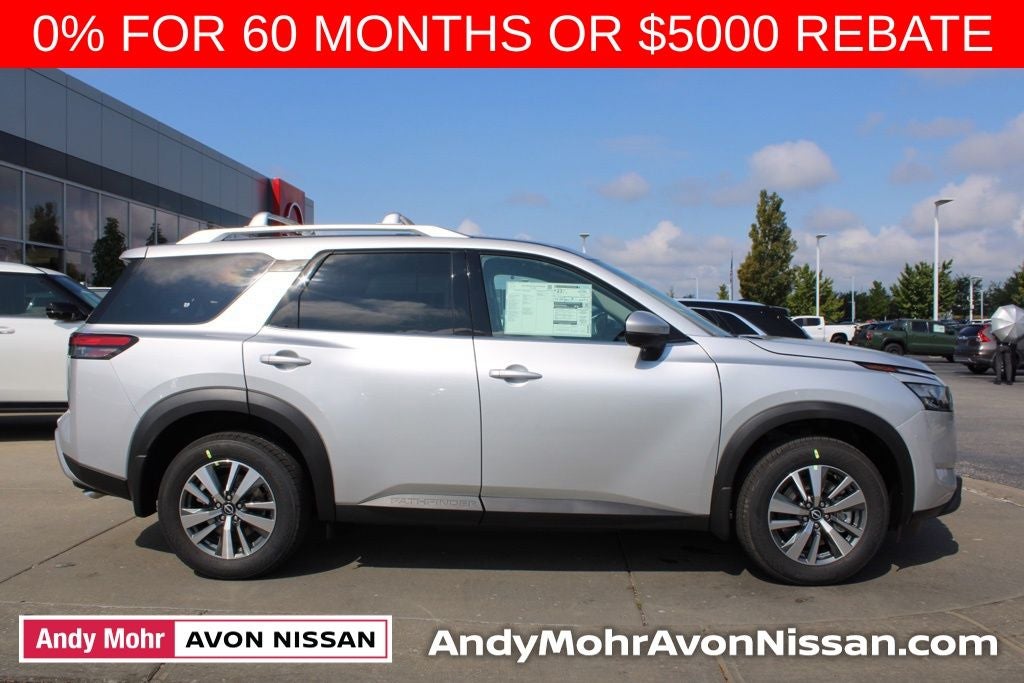 2025 Nissan Pathfinder SL
