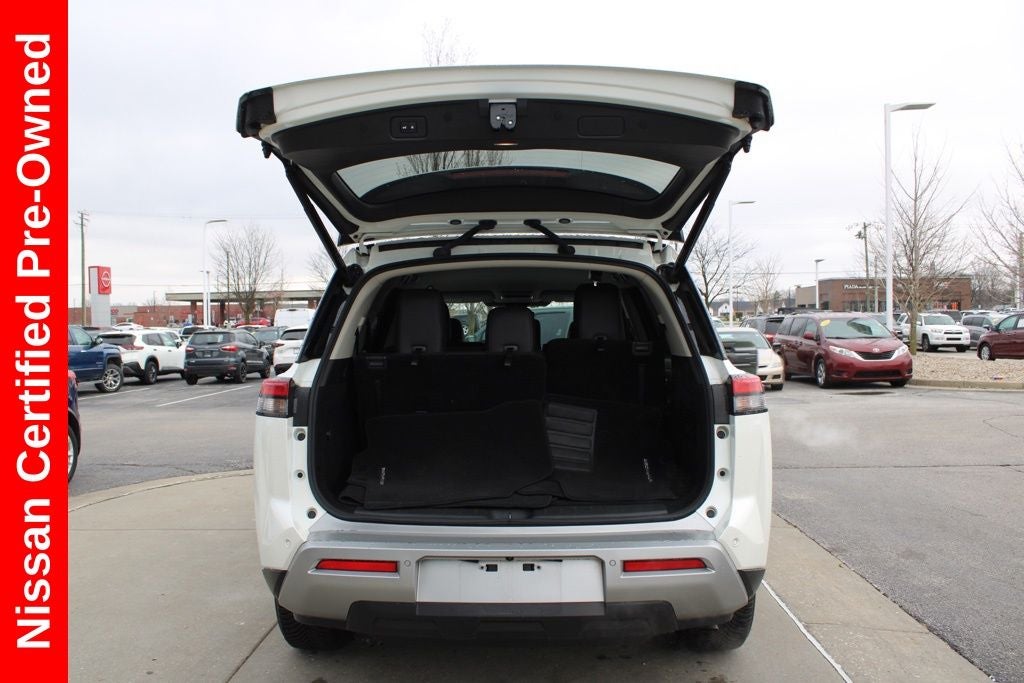 2023 Nissan Pathfinder SL