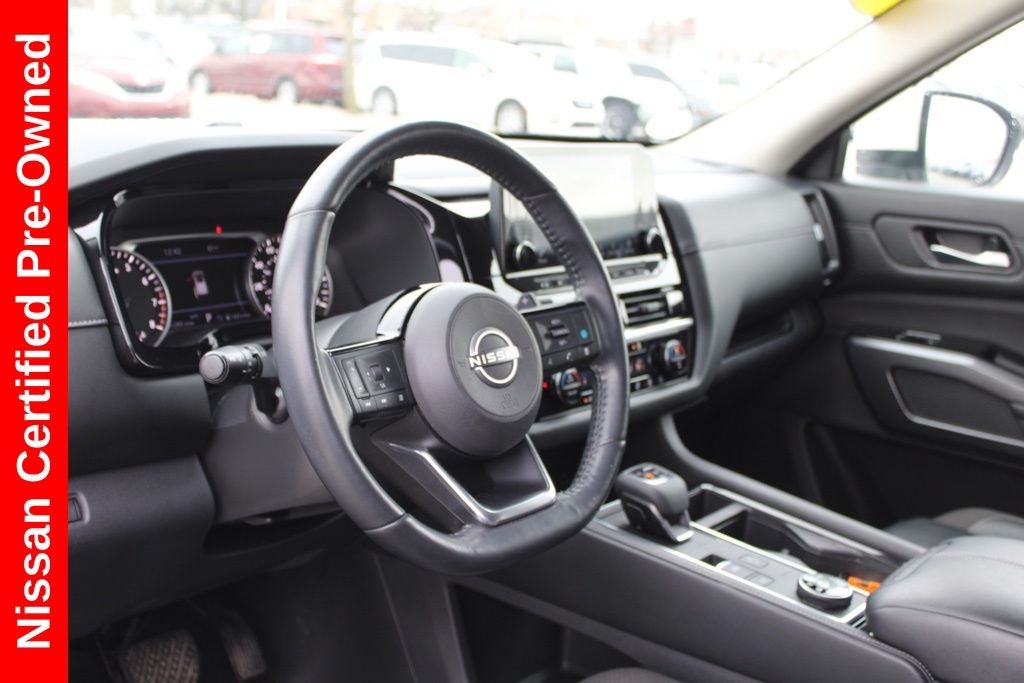 2023 Nissan Pathfinder SL