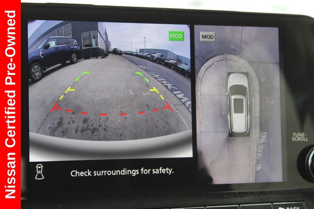 2023 Nissan Pathfinder SL