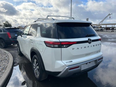 2023 Nissan Pathfinder SL