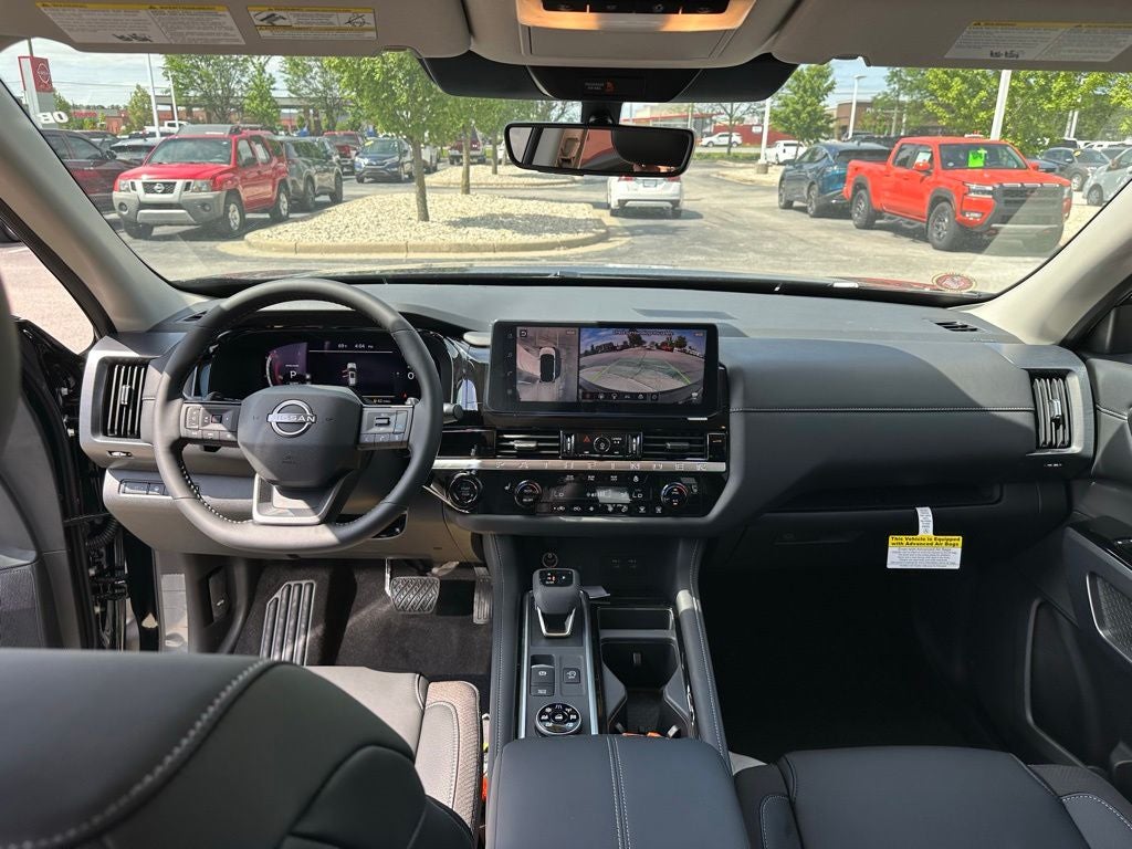 2026 Nissan Pathfinder SL