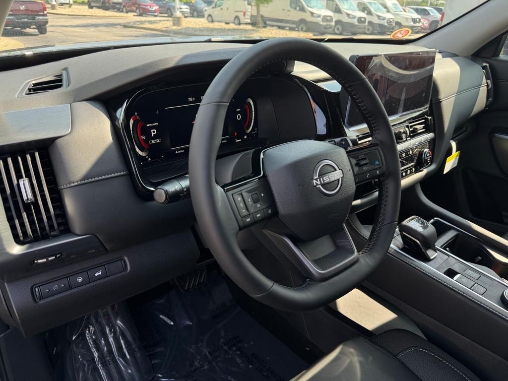 2026 Nissan Pathfinder SL