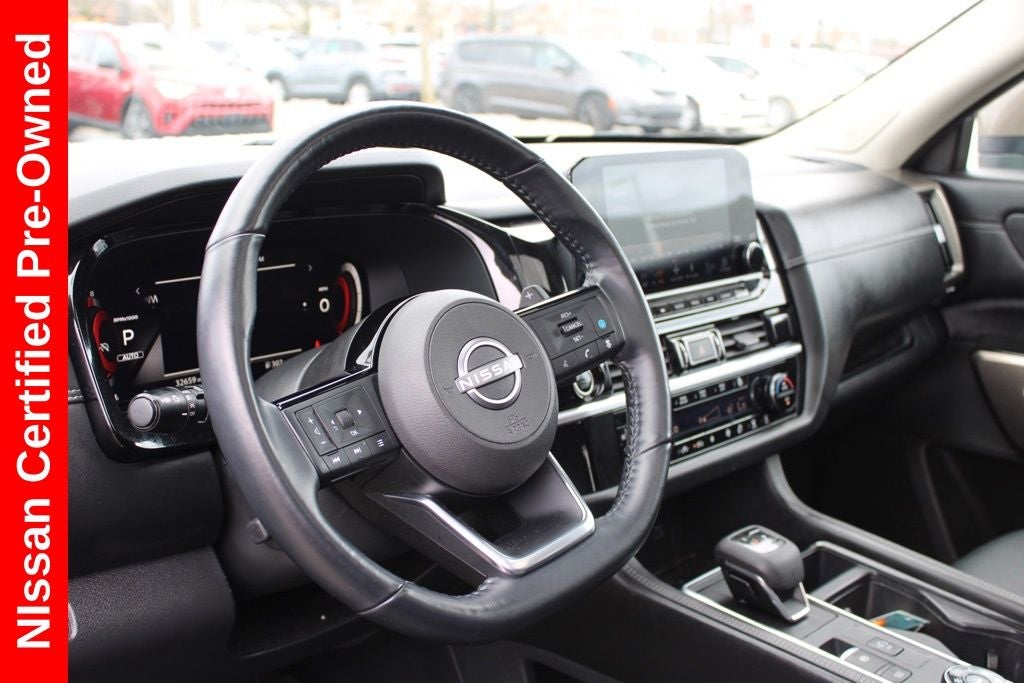 2023 Nissan Pathfinder Platinum