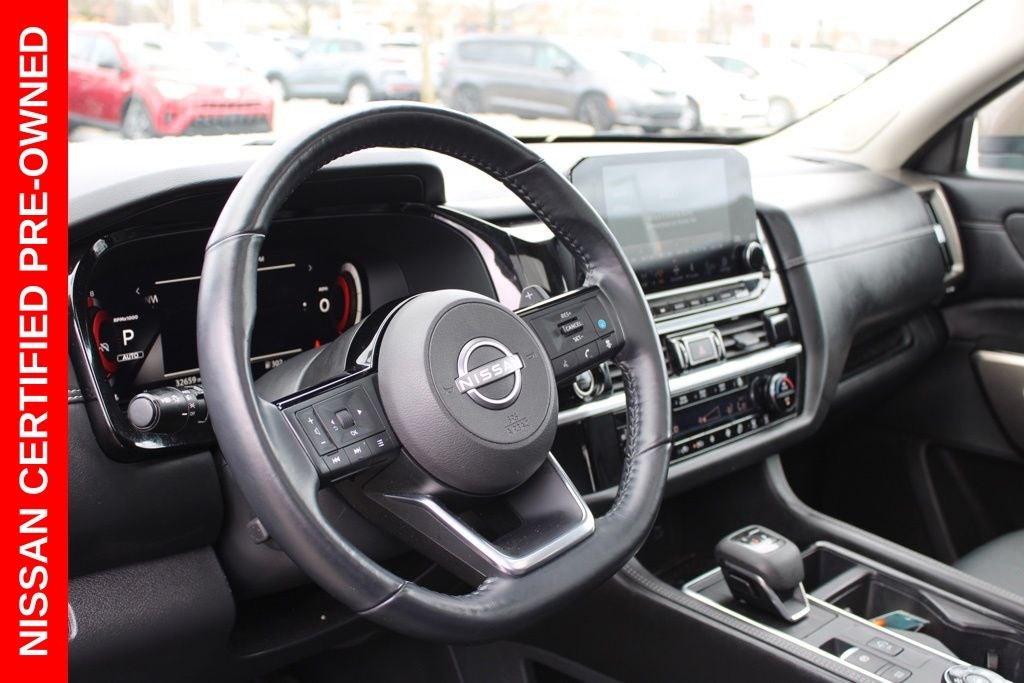 2023 Nissan Pathfinder Platinum