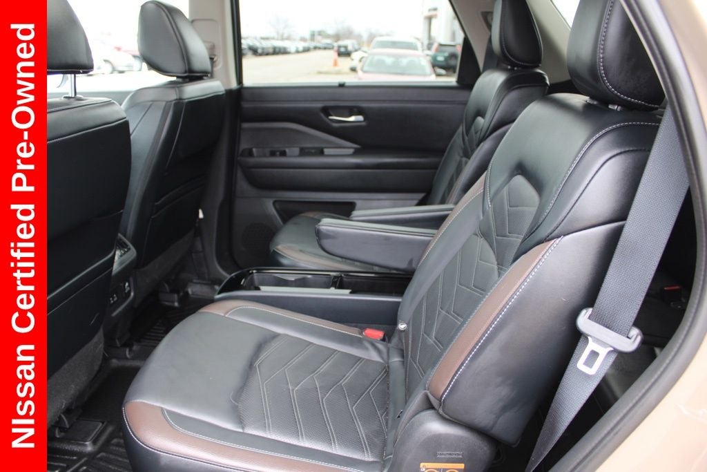 2023 Nissan Pathfinder Platinum