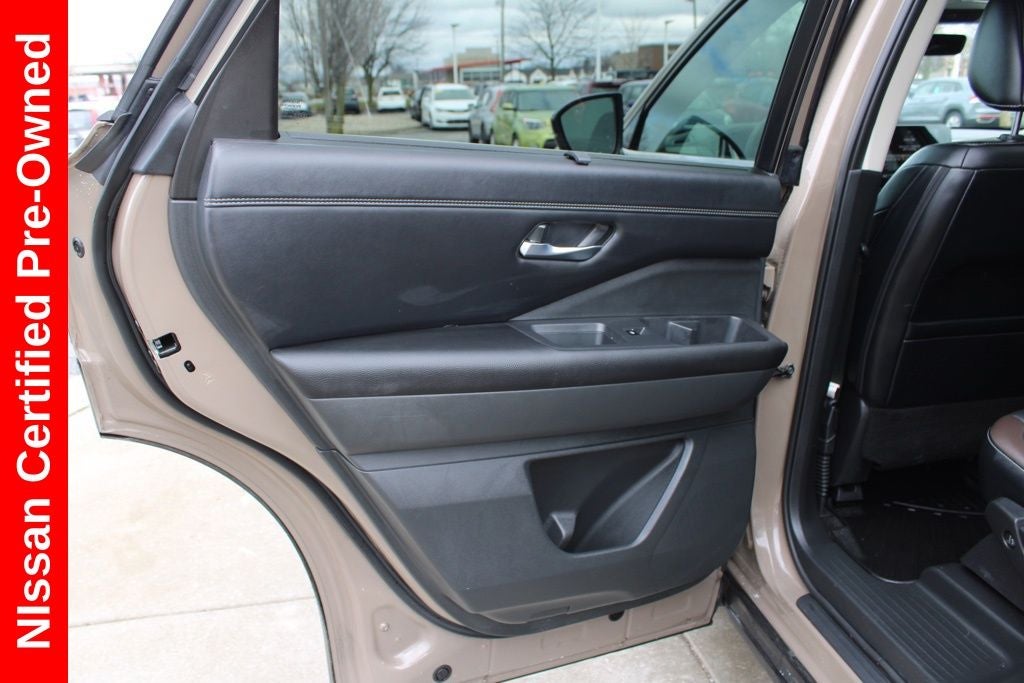 2023 Nissan Pathfinder Platinum