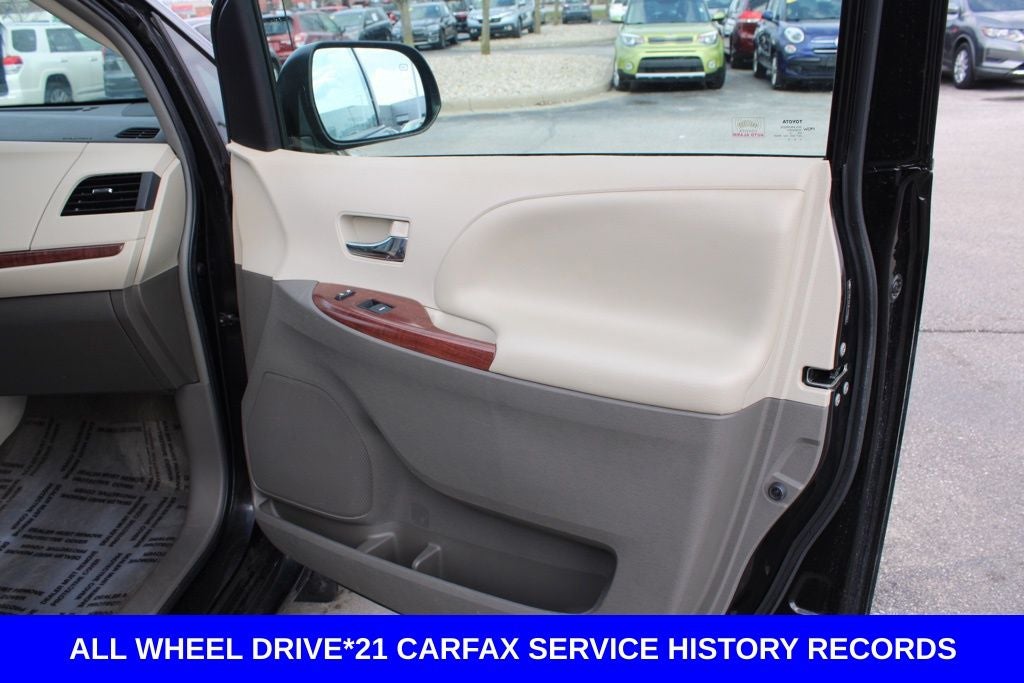 2014 Toyota Sienna XLE 7 Passenger