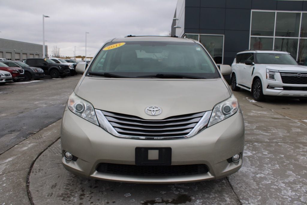 2017 Toyota Sienna XLE Premium 7 Passenger