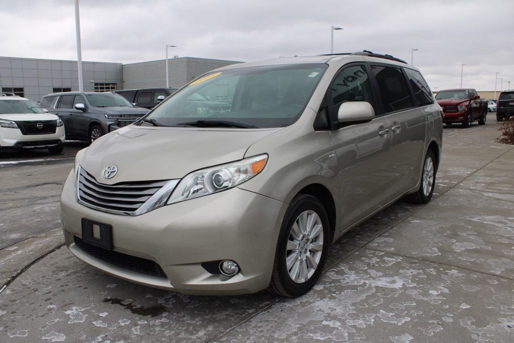2017 Toyota Sienna XLE Premium 7 Passenger