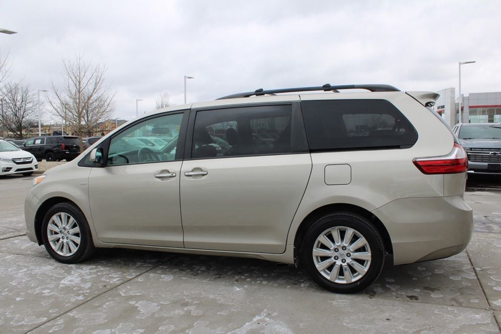 2017 Toyota Sienna XLE Premium 7 Passenger