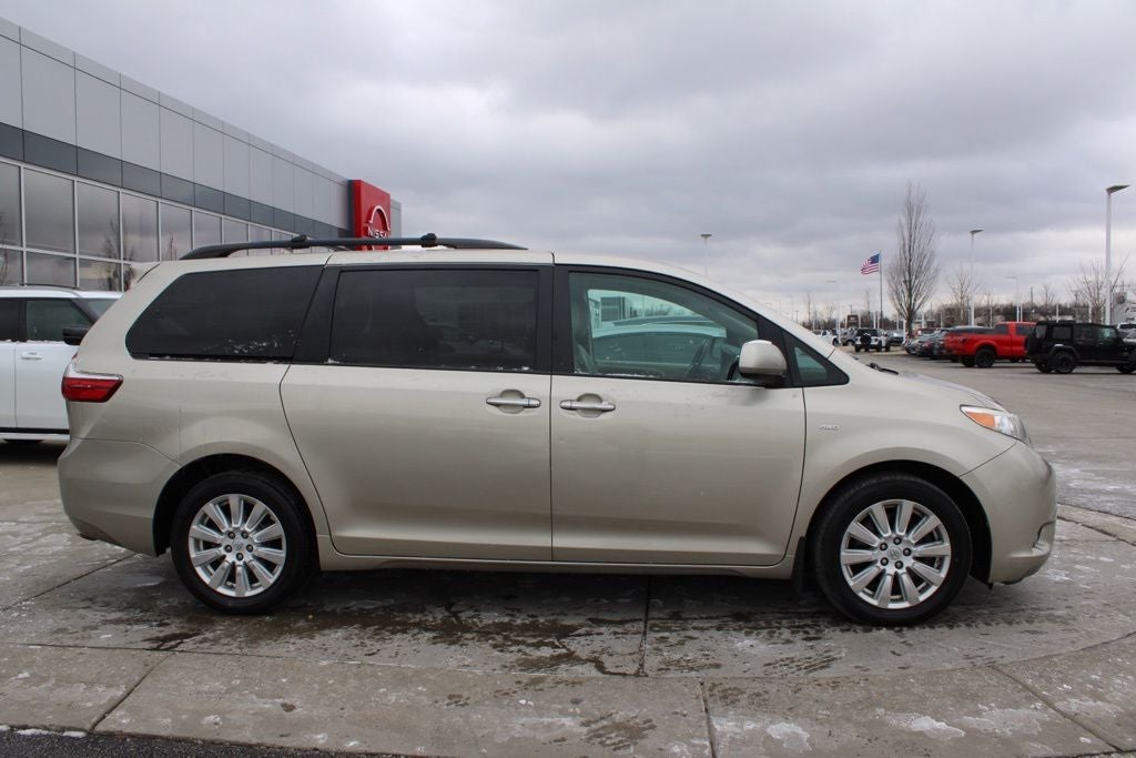 2017 Toyota Sienna XLE Premium 7 Passenger