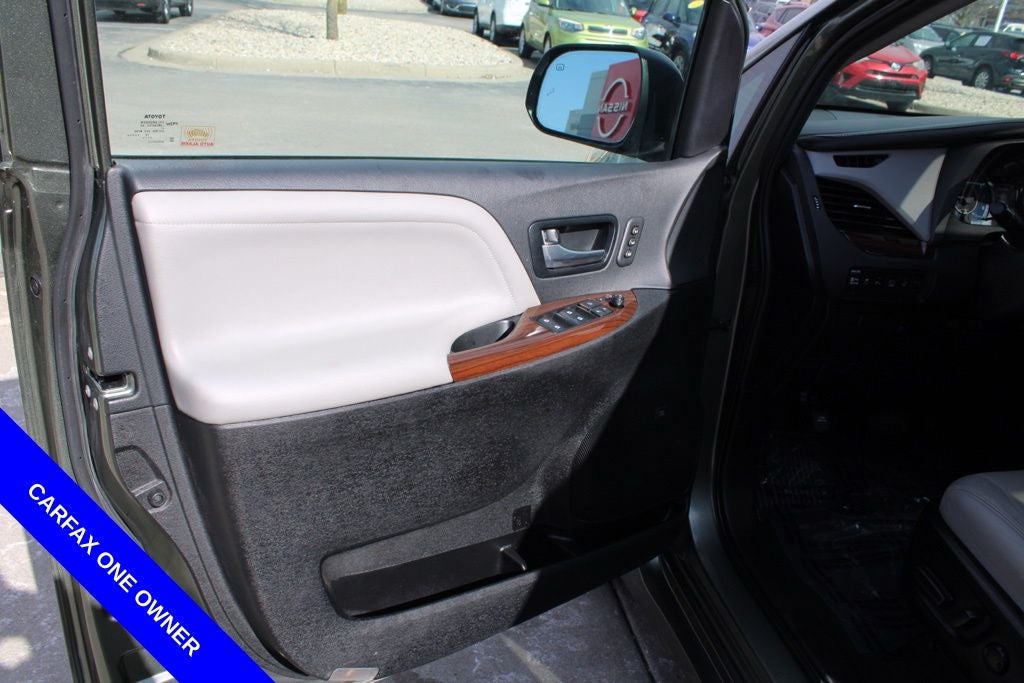 2020 Toyota Sienna Limited Premium 7 Passenger