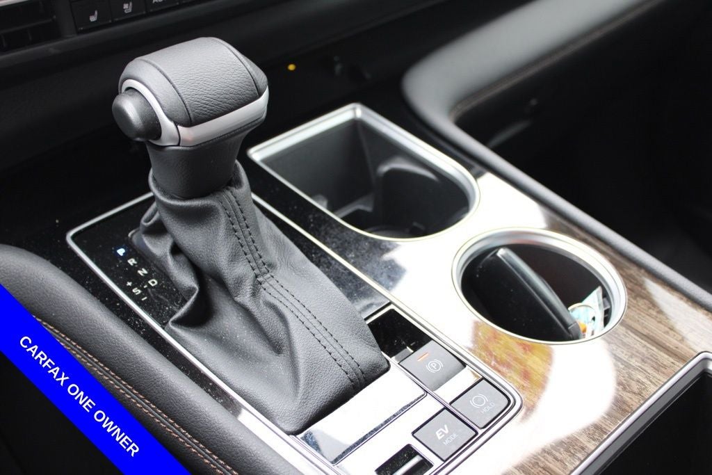 2025 Toyota Sienna Platinum 7 Passenger