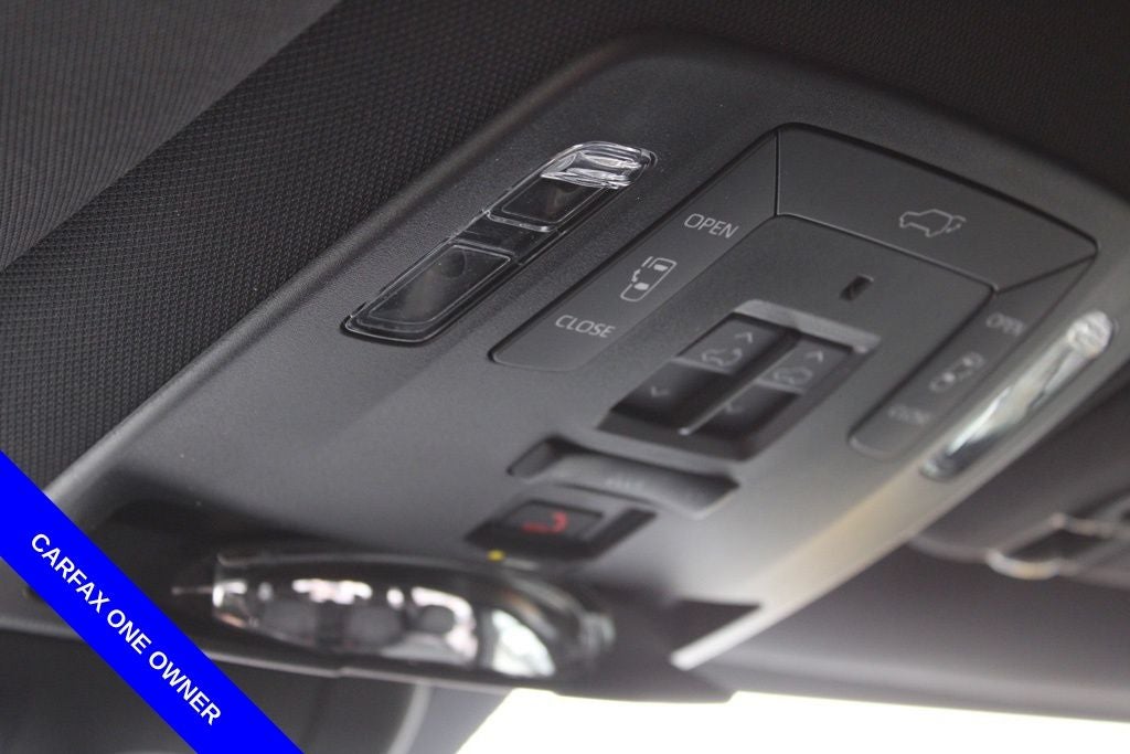 2025 Toyota Sienna Platinum 7 Passenger