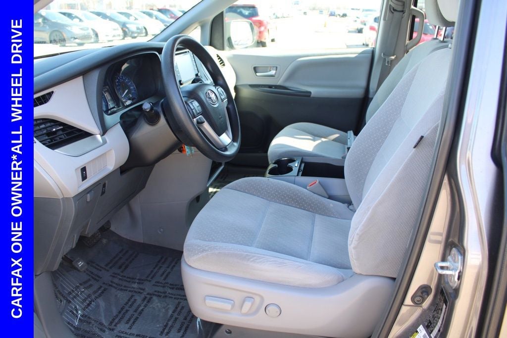 2018 Toyota Sienna LE 7 Passenger