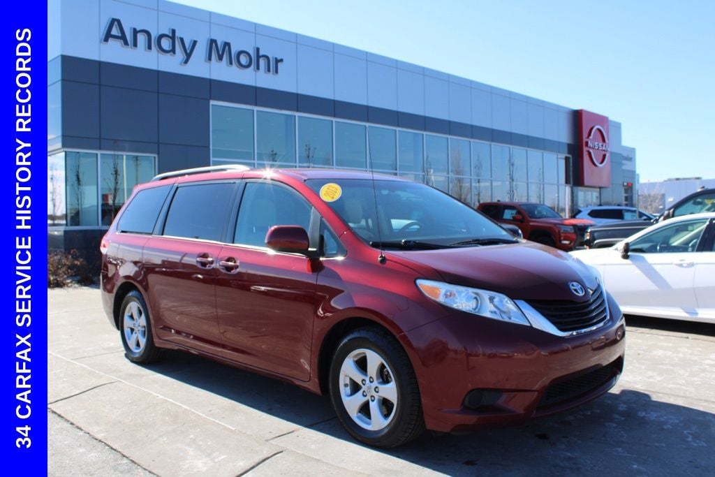 2013 Toyota Sienna LE 8 Passenger