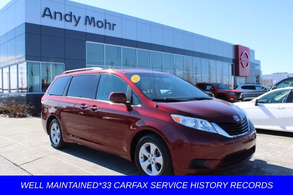 2013 Toyota Sienna LE 8 Passenger