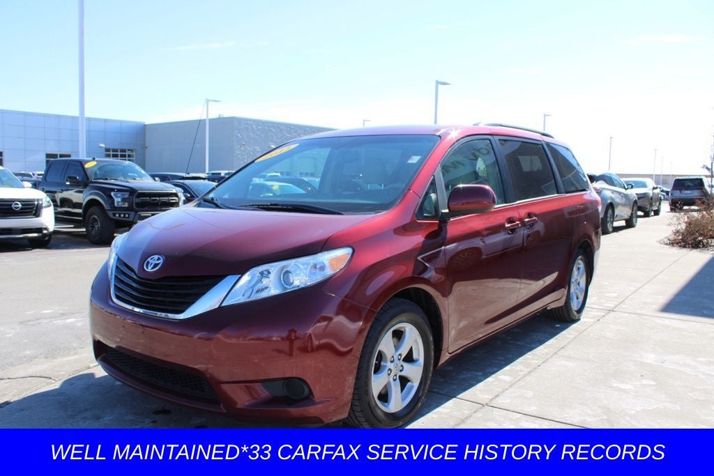 2013 Toyota Sienna LE 8 Passenger