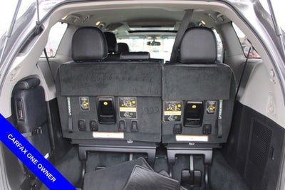 2017 Toyota Sienna SE Premium 8 Passenger
