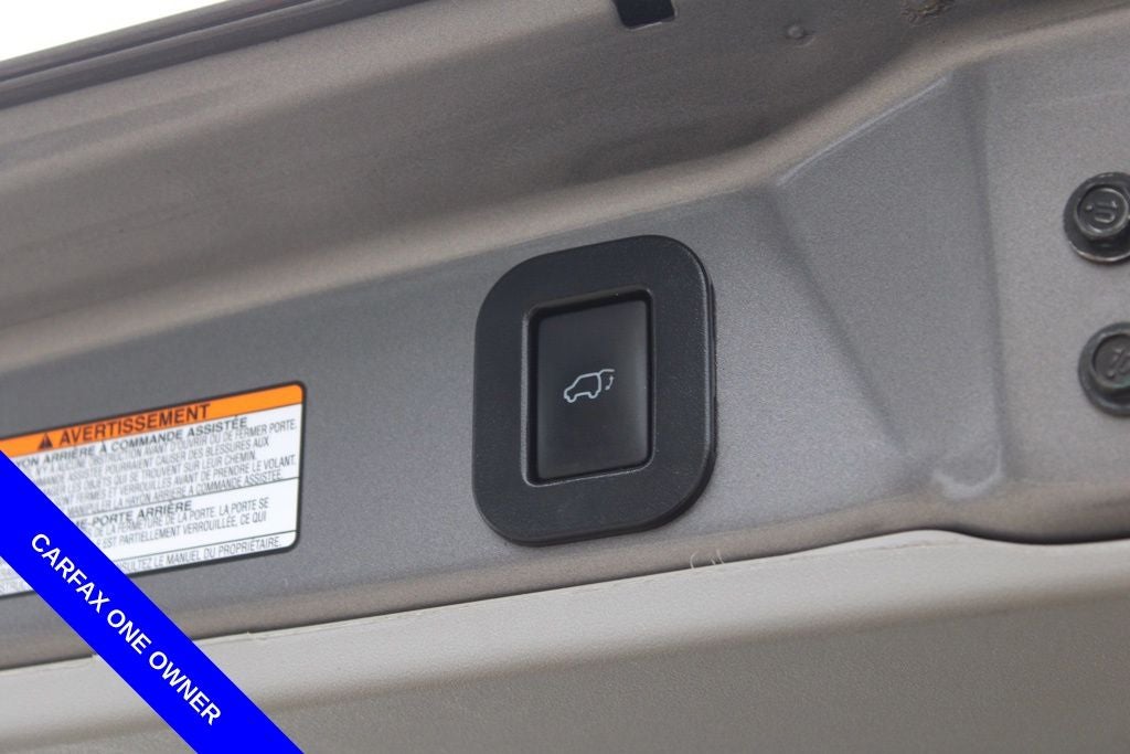 2017 Toyota Sienna SE Premium 8 Passenger