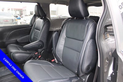 2017 Toyota Sienna SE Premium 8 Passenger