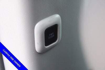 2017 Toyota Sienna SE Premium 8 Passenger