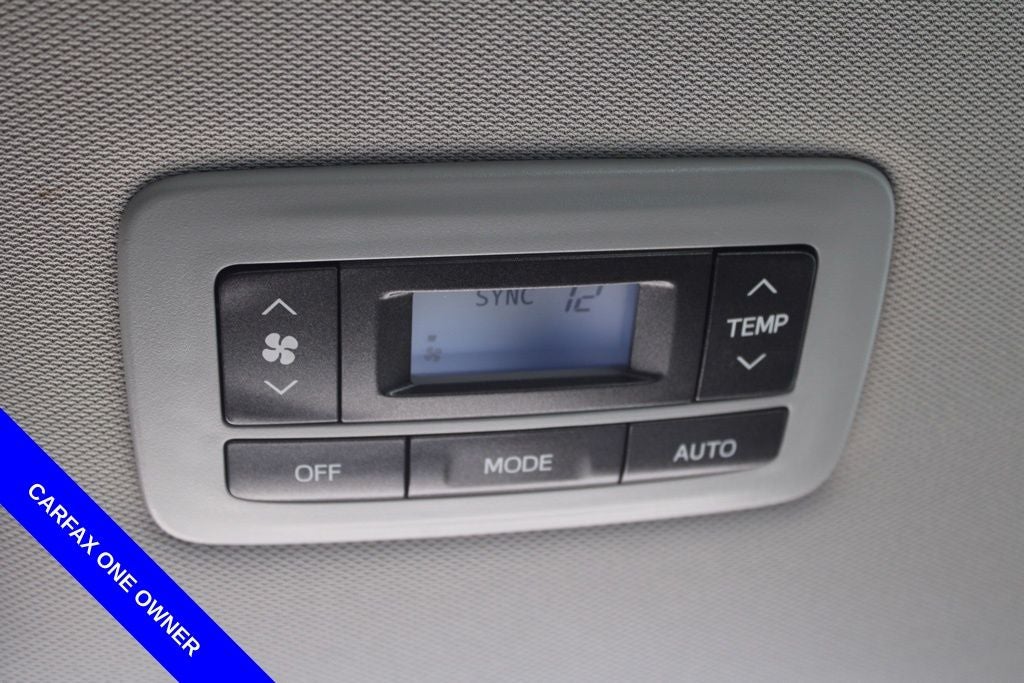 2017 Toyota Sienna SE Premium 8 Passenger