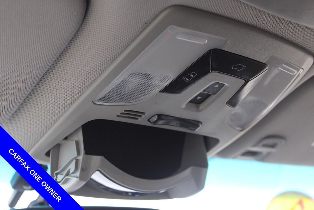 2017 Toyota Sienna SE Premium 8 Passenger