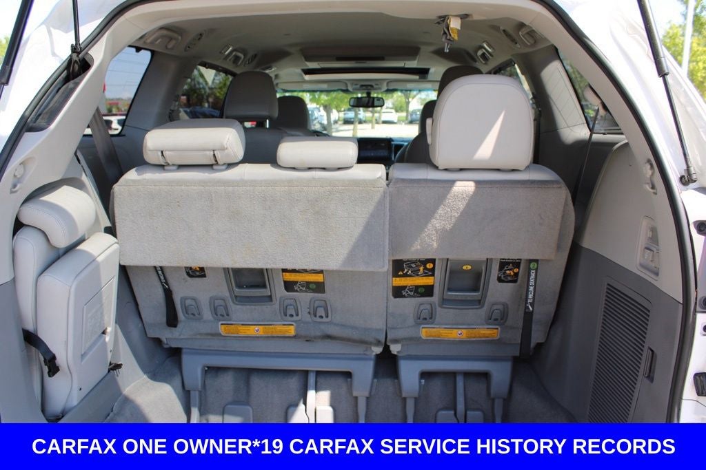 2014 Toyota Sienna XLE 8 Passenger