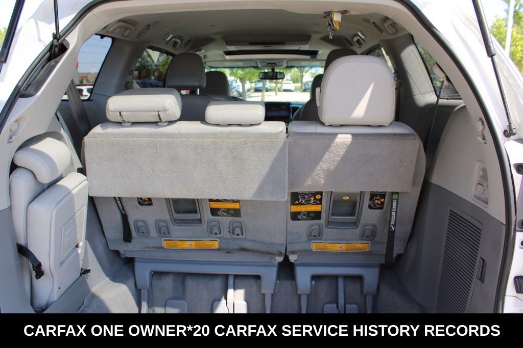 2014 Toyota Sienna XLE 8 Passenger