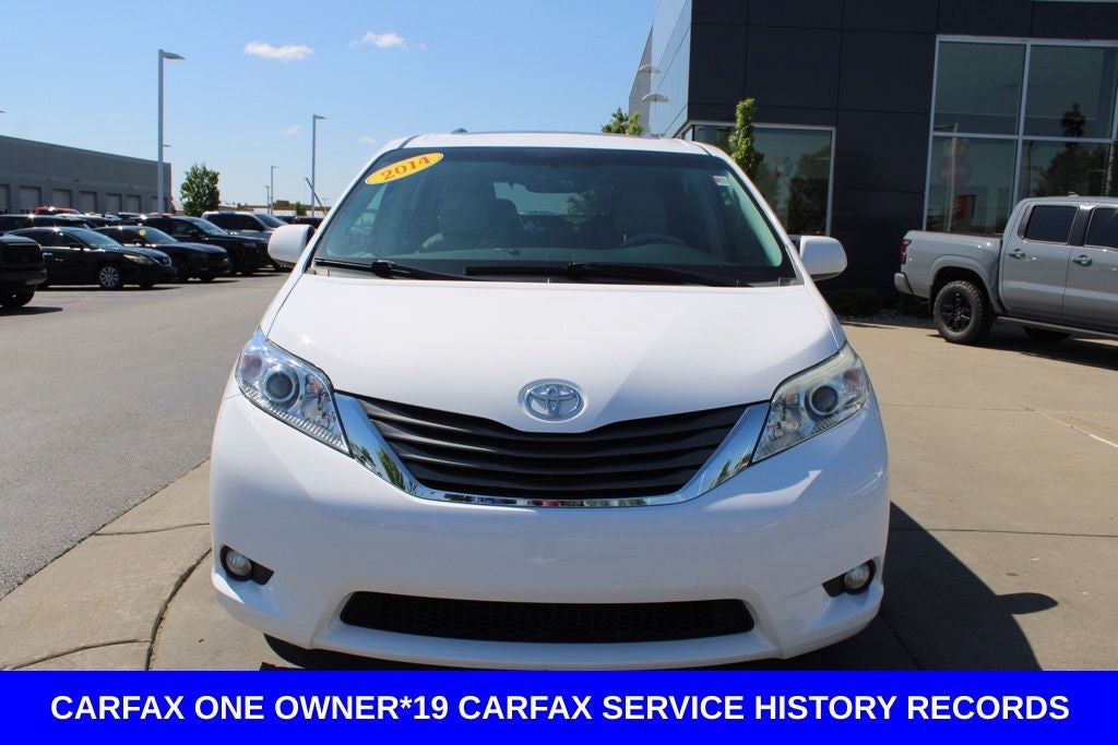 2014 Toyota Sienna XLE 8 Passenger
