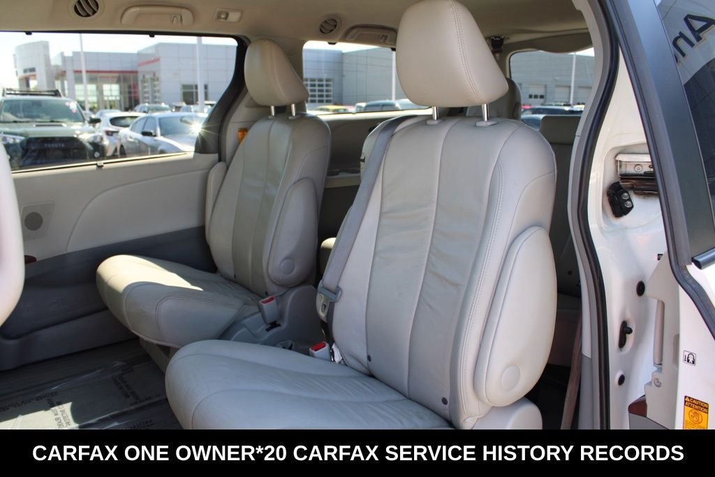 2014 Toyota Sienna XLE 8 Passenger