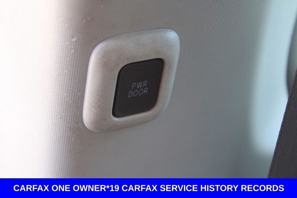 2014 Toyota Sienna XLE 8 Passenger